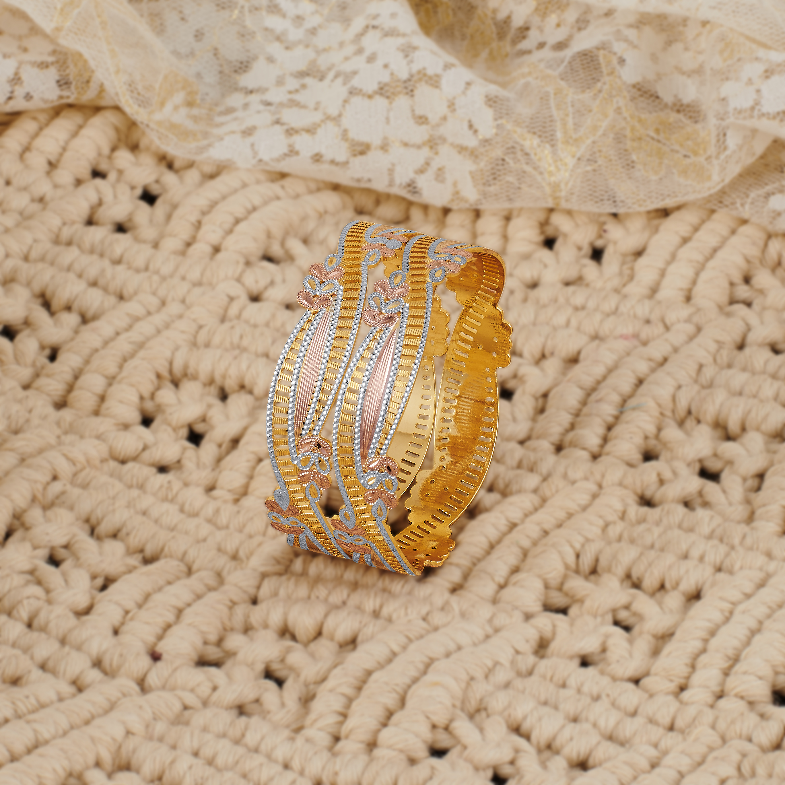 Elegant Rose Gold 100mg Polish Designer Bangle