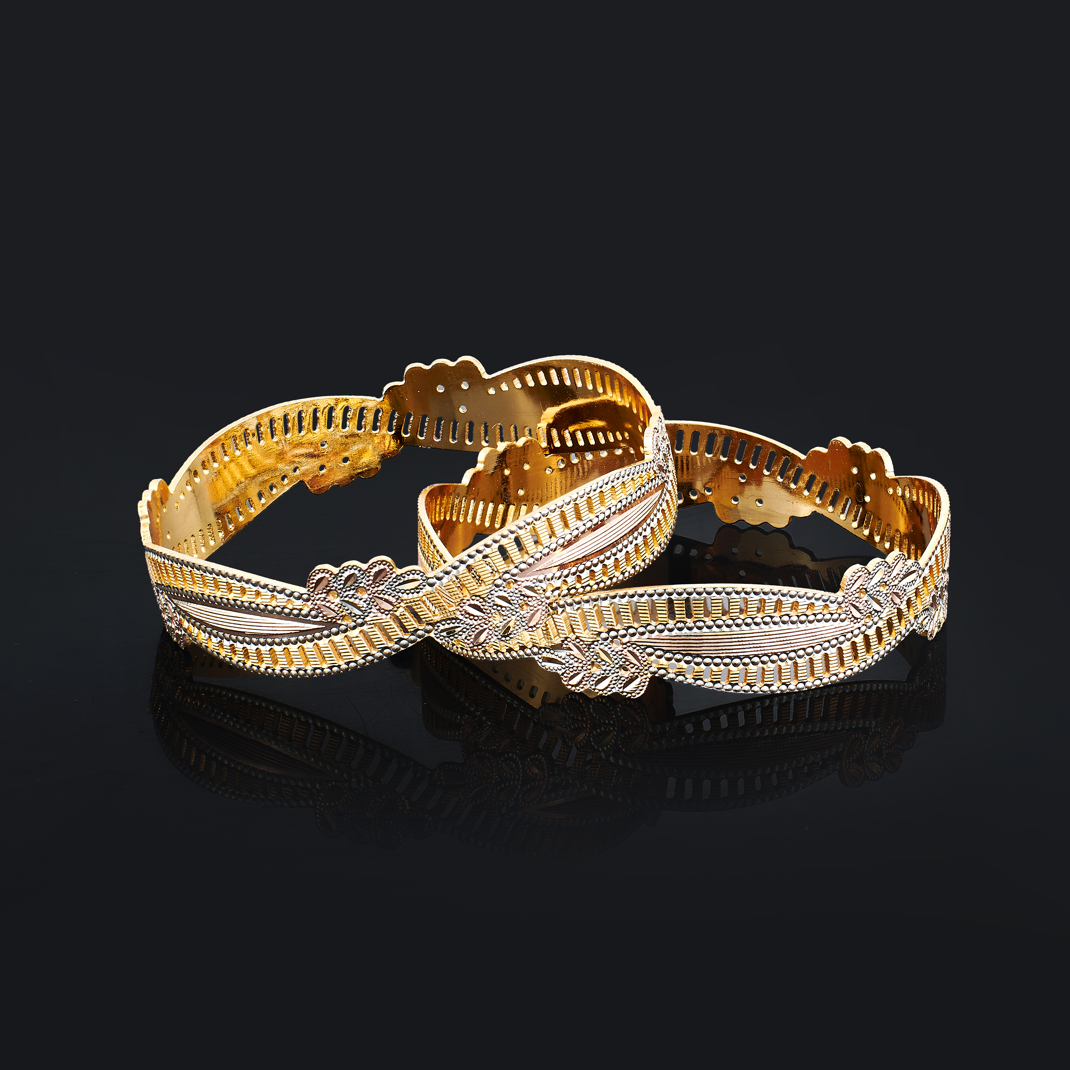 Elegant Rose Gold 100mg Polish Designer Bangle