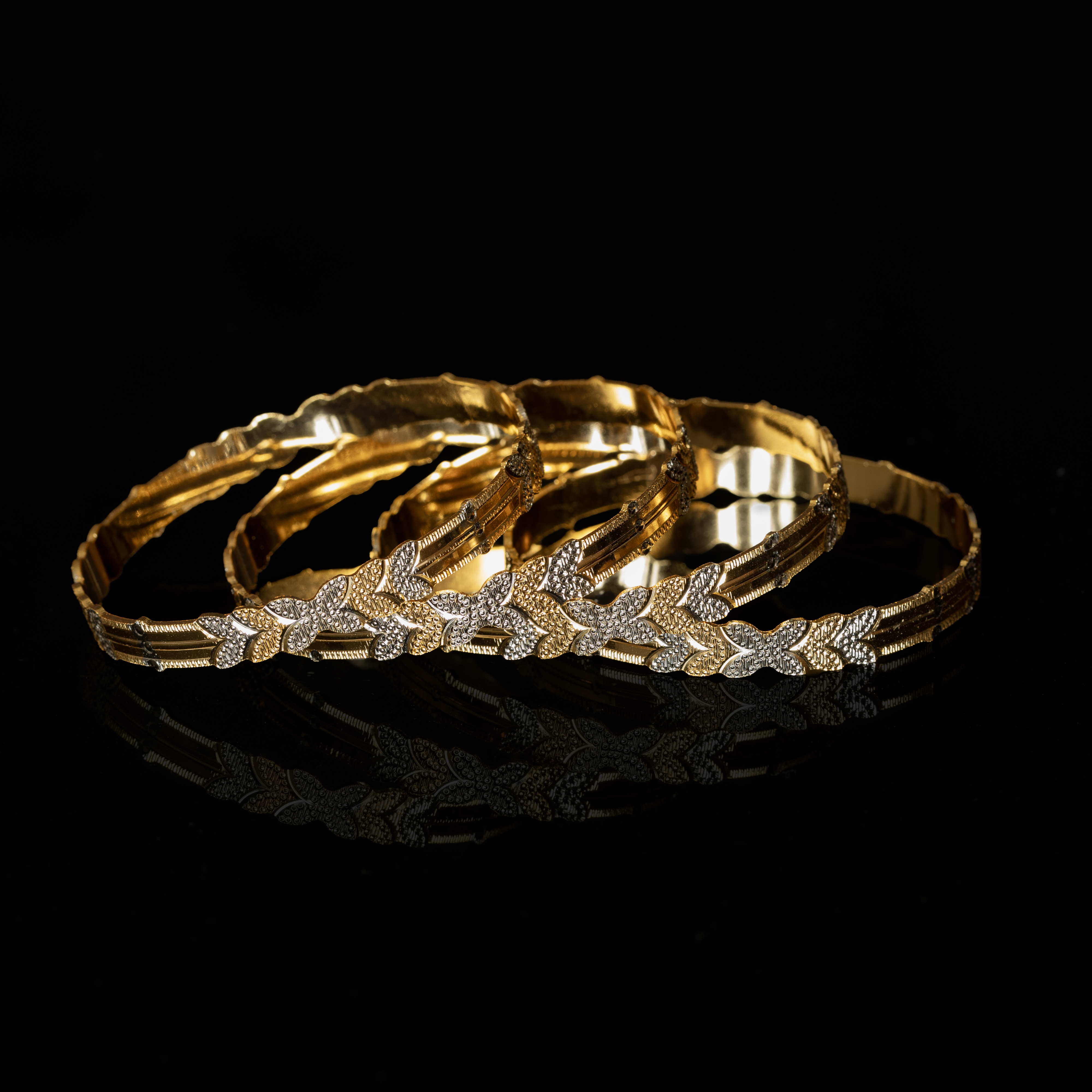 Lightweight Daily Wear Gold Forming Bangles