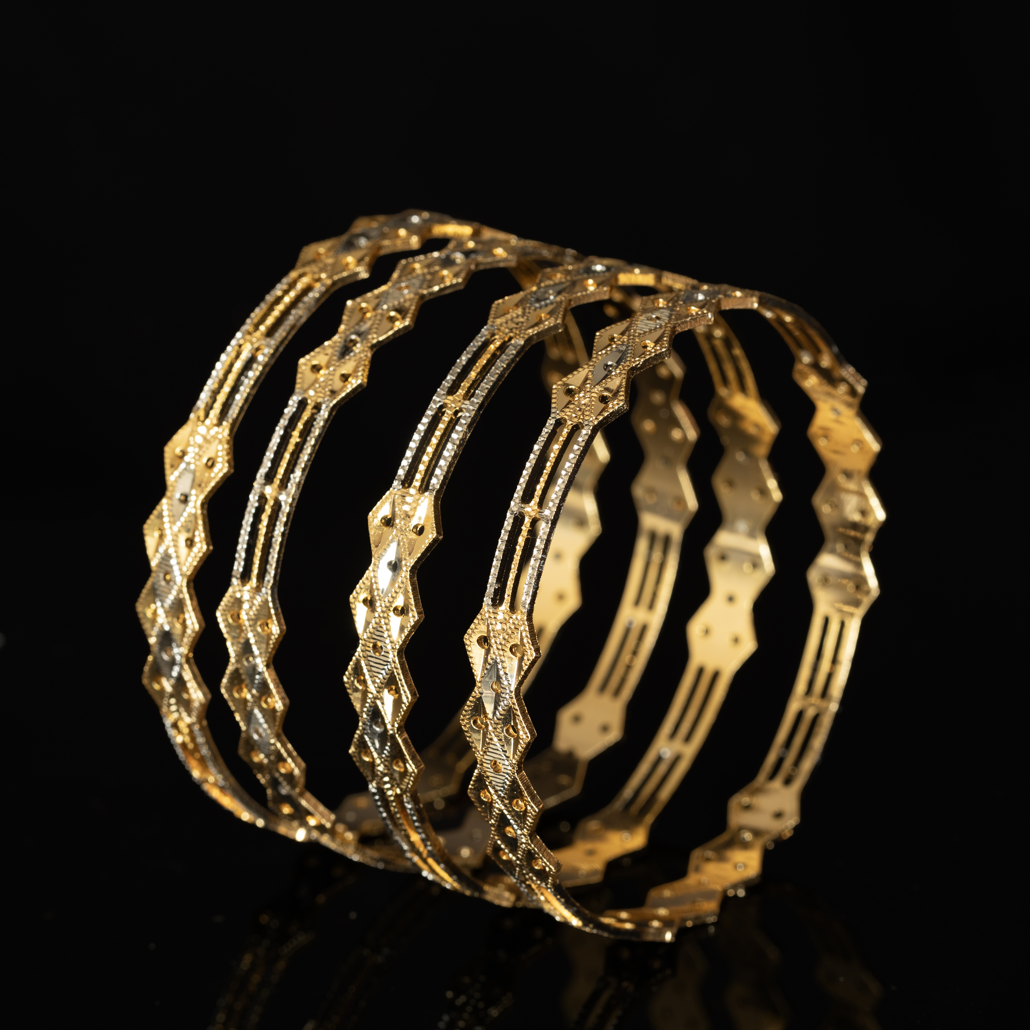 Lightweight Daily Wear 4pc Gold Forming Bangles