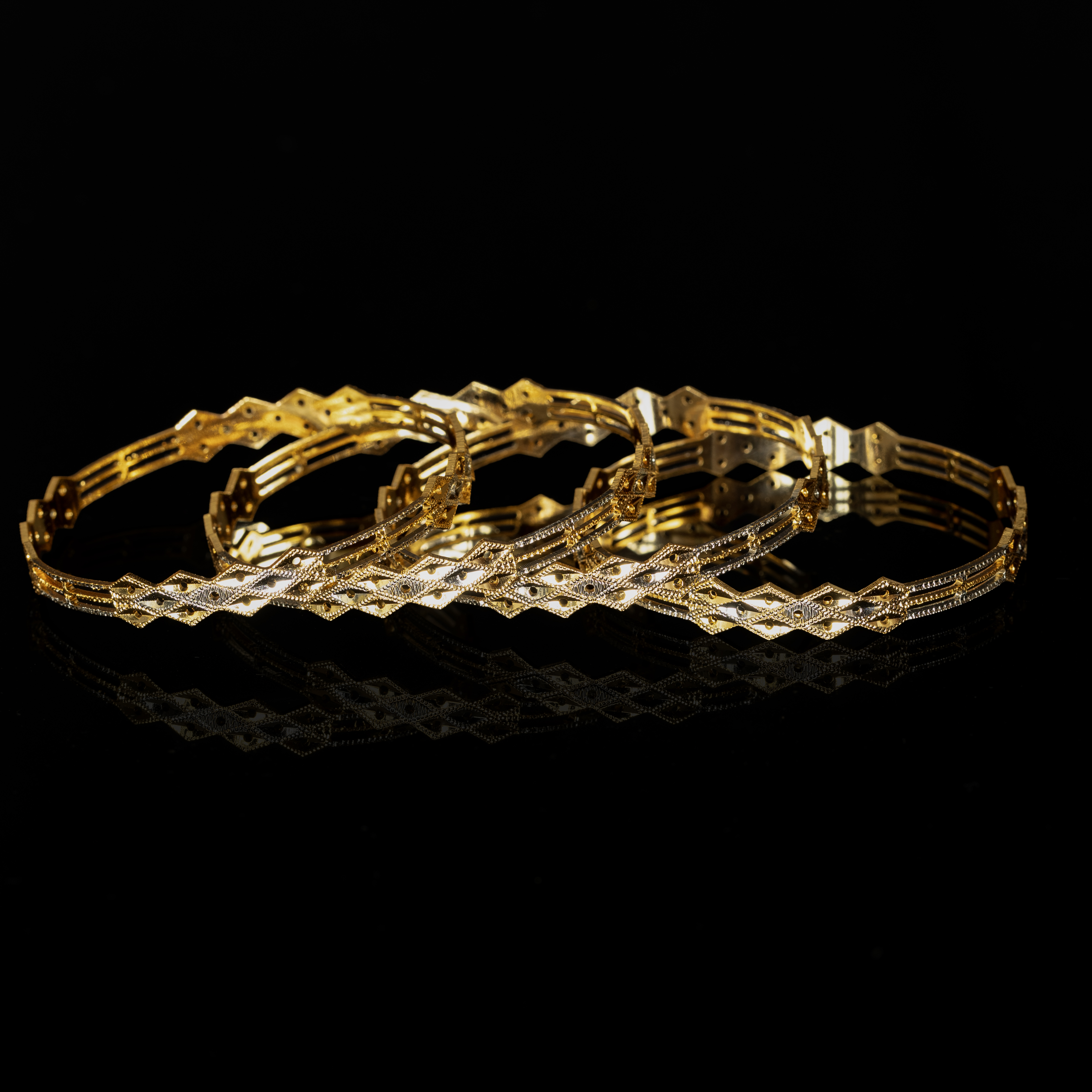 Lightweight Daily Wear 4pc Gold Forming Bangles