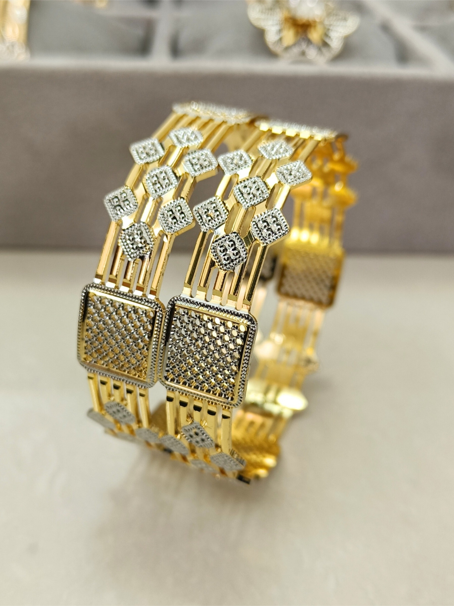 Square-Glitz Gold Kadas alt