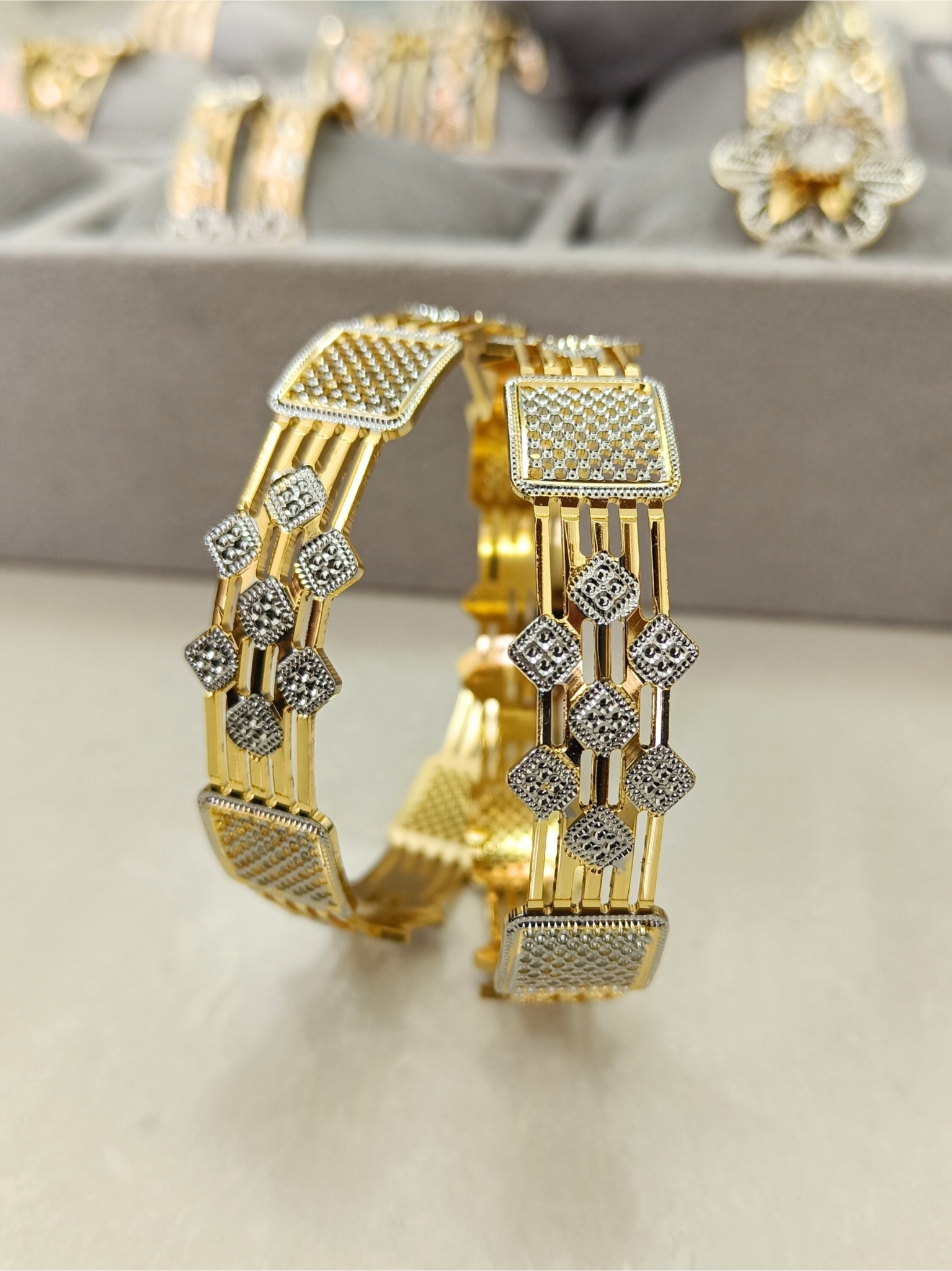 Square-Glitz Gold Kadas - Image 3
